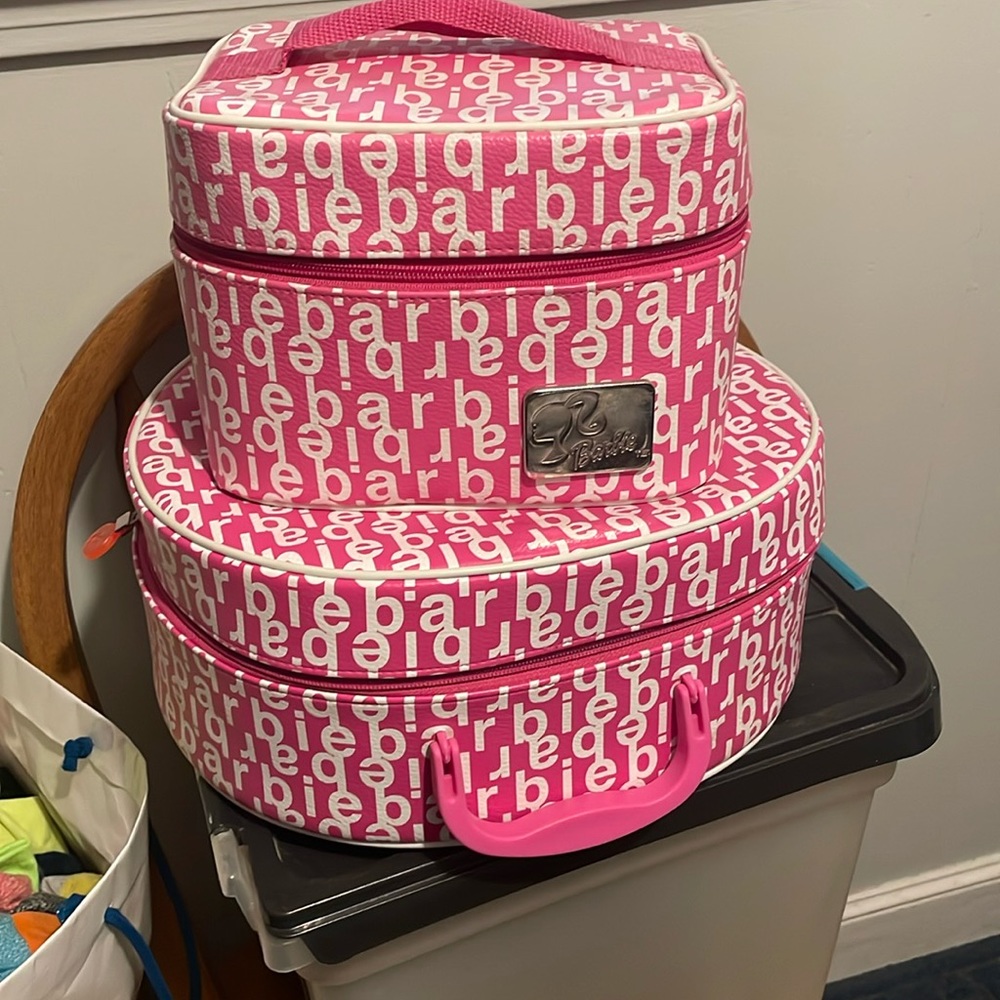 GUC Barbie luggage/makeup organizer set of 2